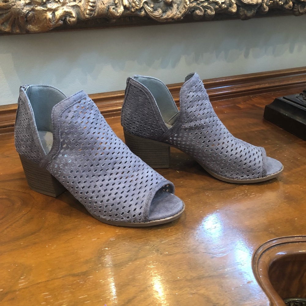 Natures Breeze Grey Perforated Booties